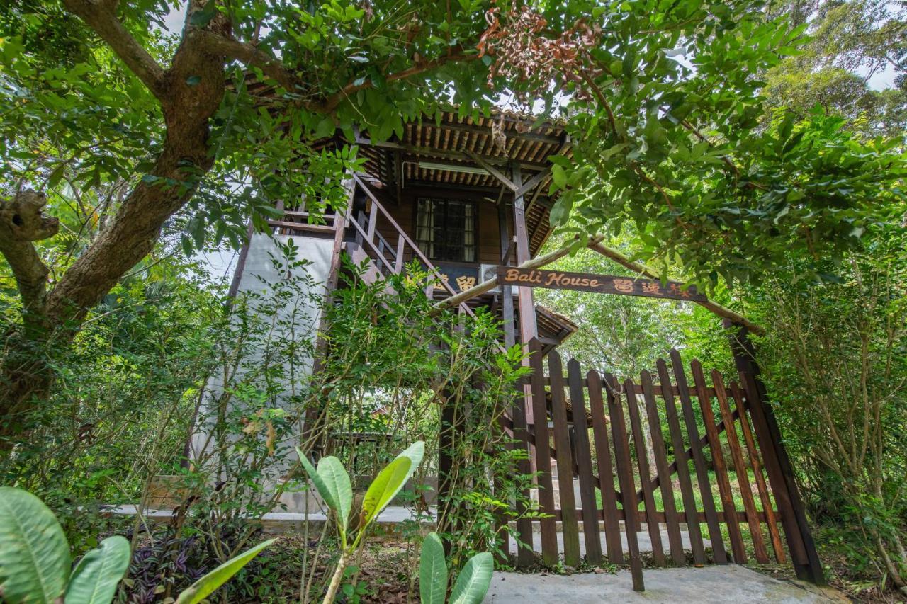 Nature Fruit Farm - Private Estate Balik Pulau Exterior photo
